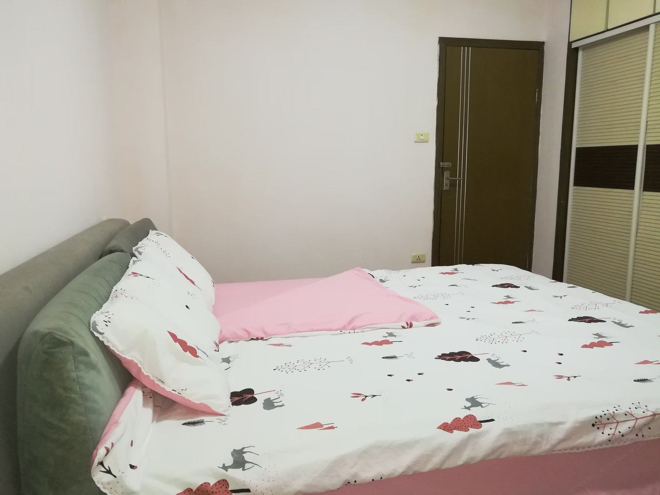 汉街精品大床房