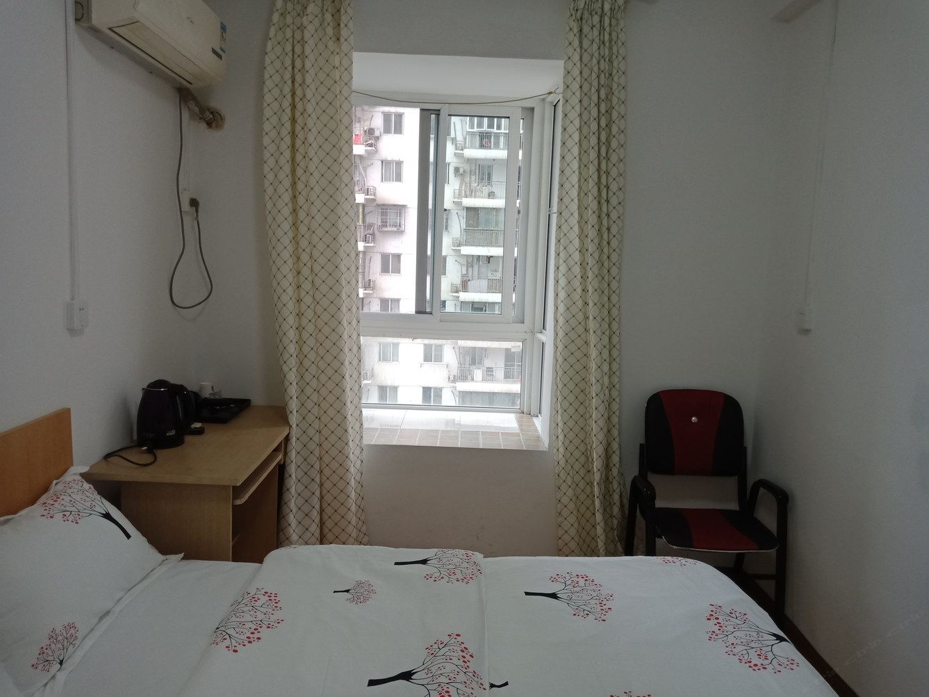 大床房(无窗)