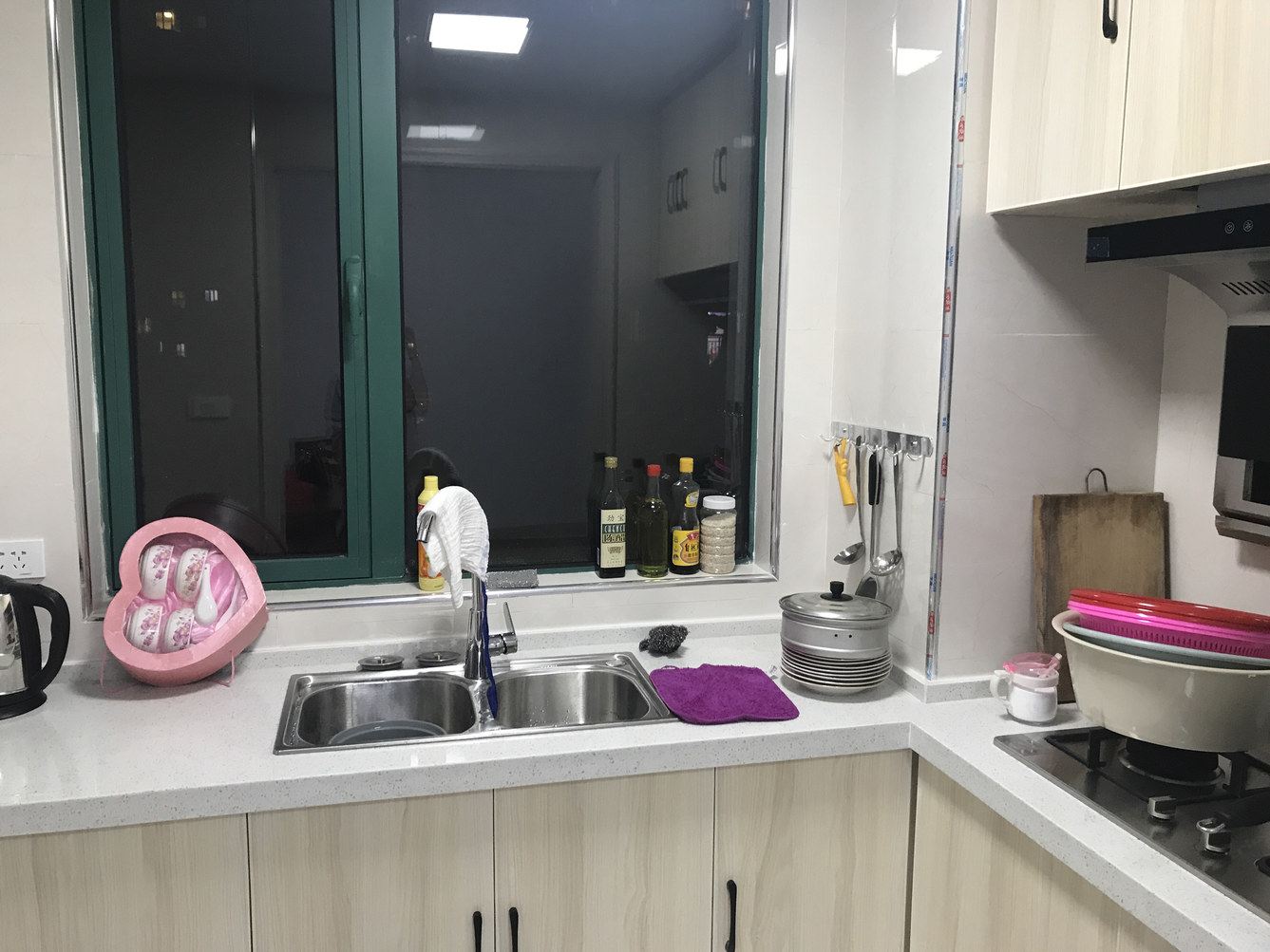 舒适湖景四室大床房