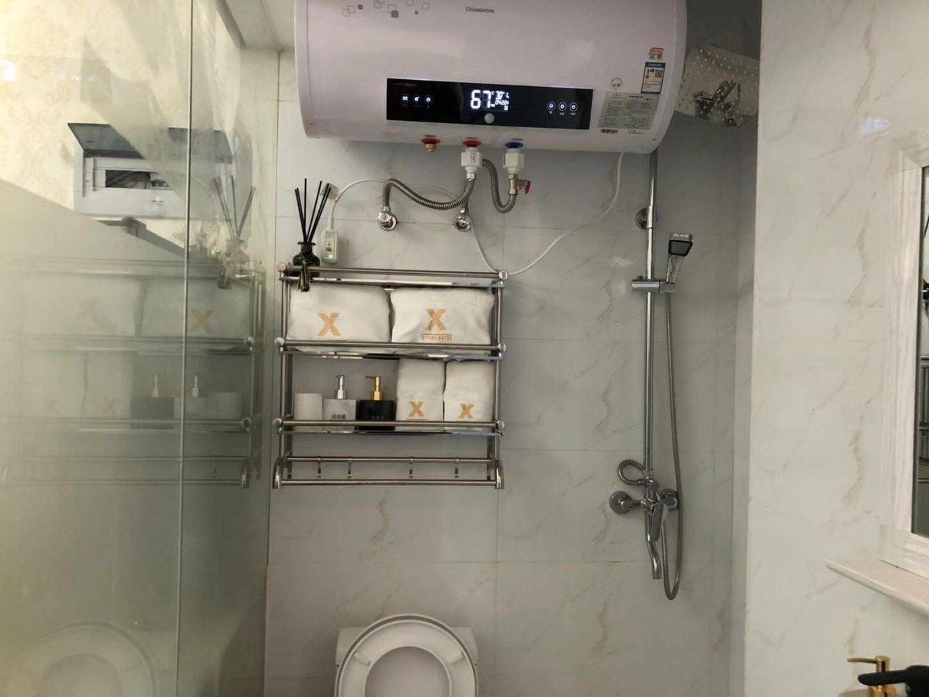 欢乐一室大床房