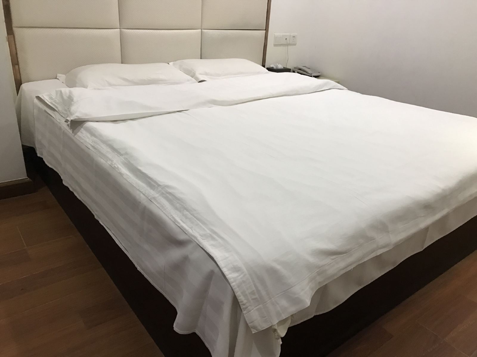 豪华大床房