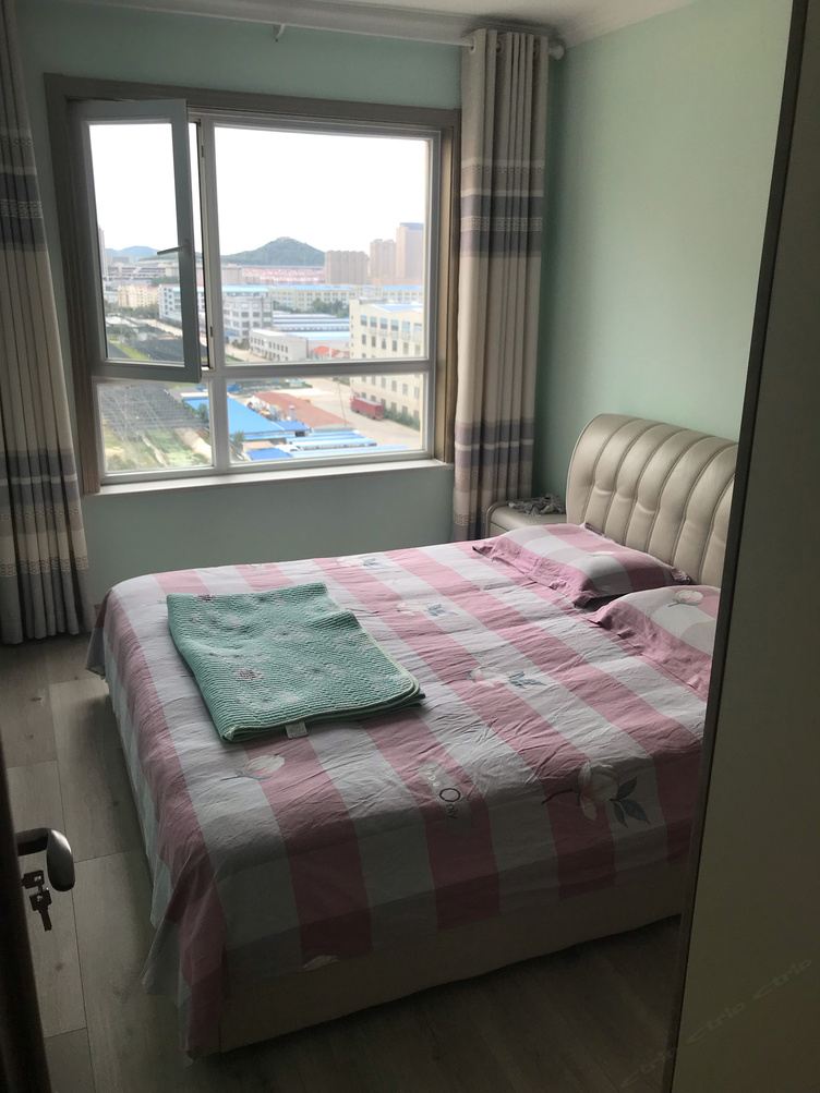 精装三室一厅套房