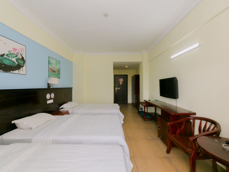 hotelPic