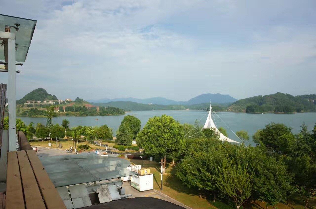 千岛湖一隅湖景民宿