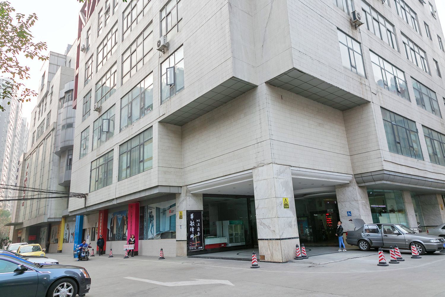 成都轻装前进普通公寓(分店)