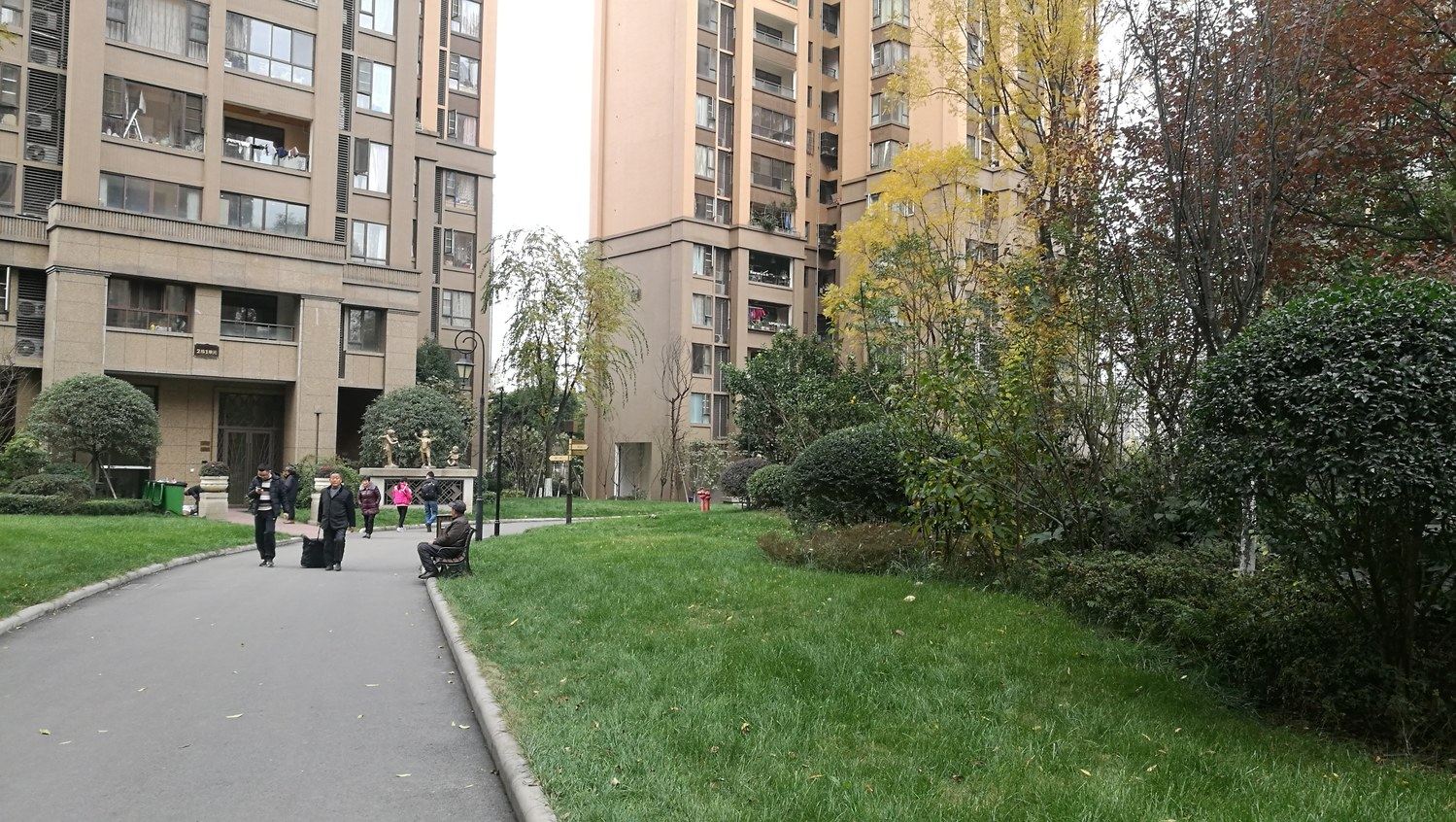 成都成都陈陈小舒普通公寓(锦江大道百日红路口店)