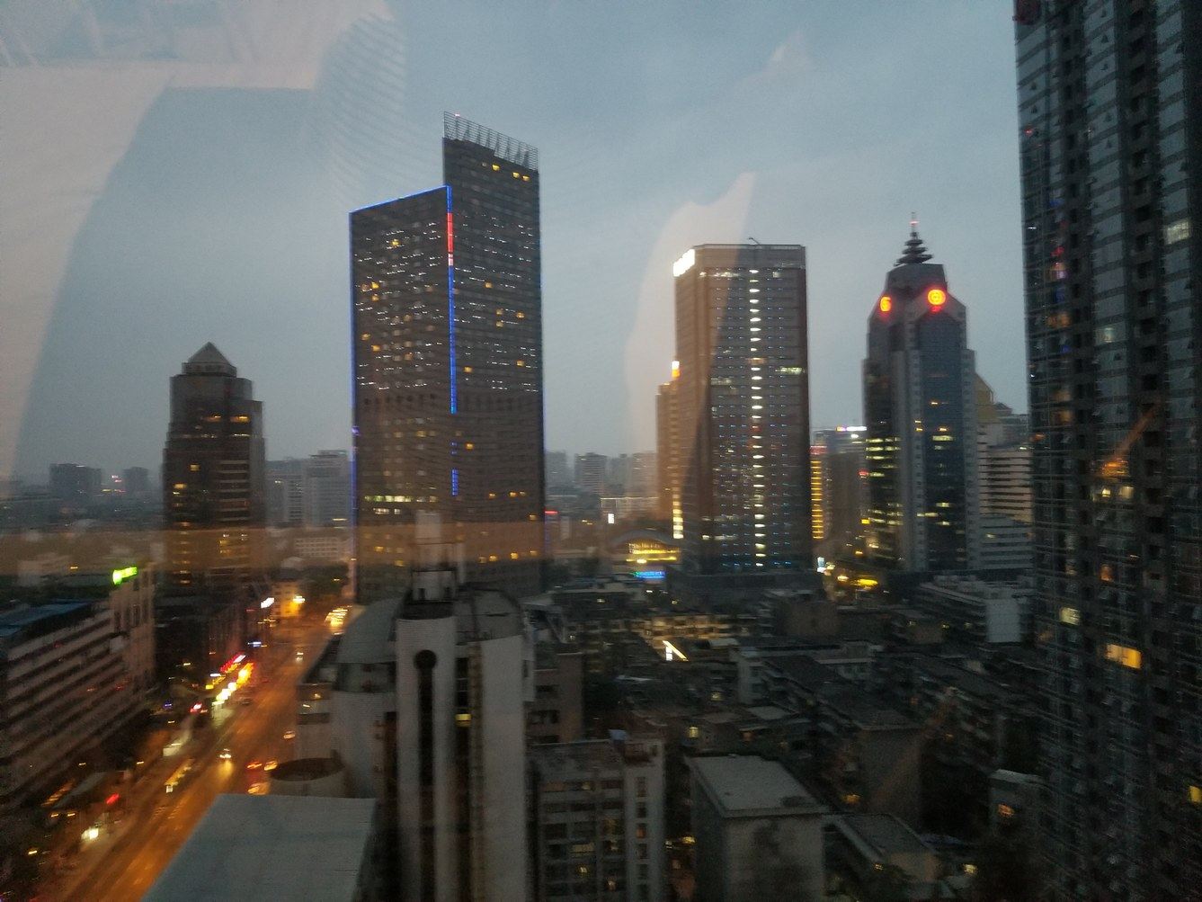 成都云玺小住公寓(全年红红木艺术馆分店)