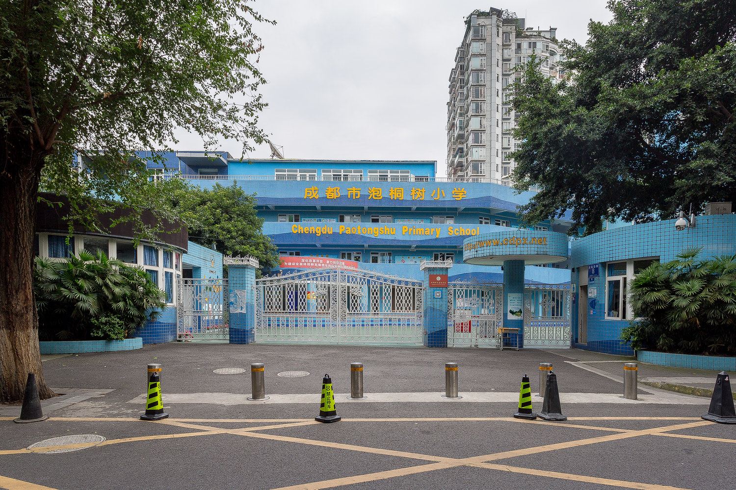 成都六月的矶居普通公寓