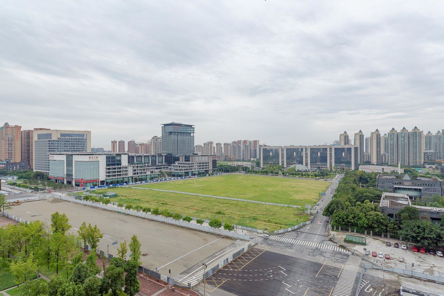 地铁4号线光华公园站蓉城之恋公寓
