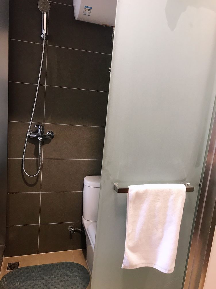 舒适现代简约一室大床房