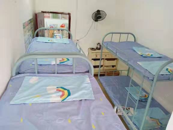 六人间(床位)(公共卫浴)