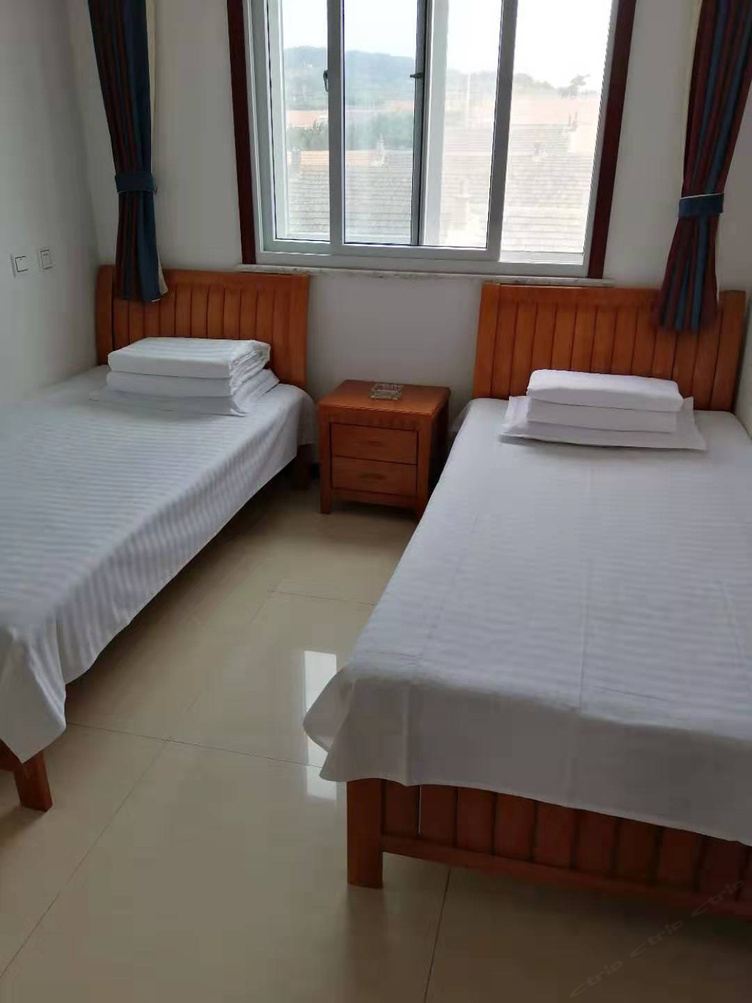 荣成海的故乡公寓