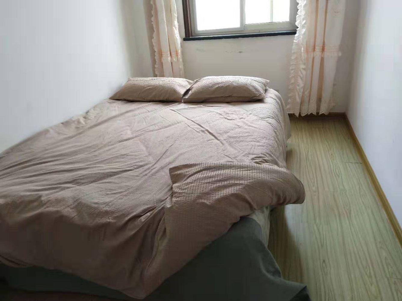 两室一厅