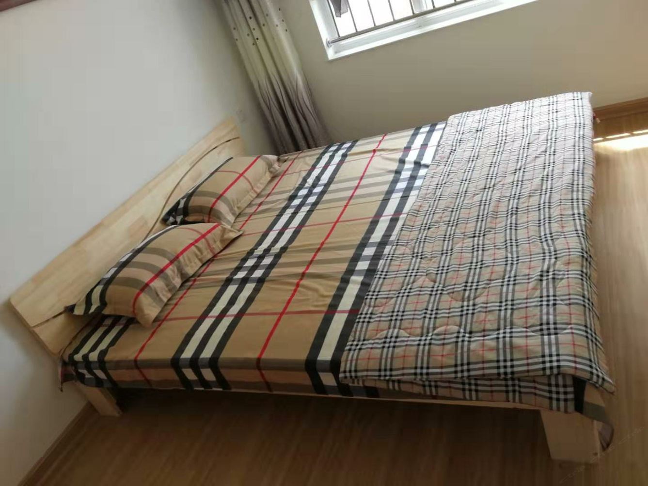 家庭三室一厅套房