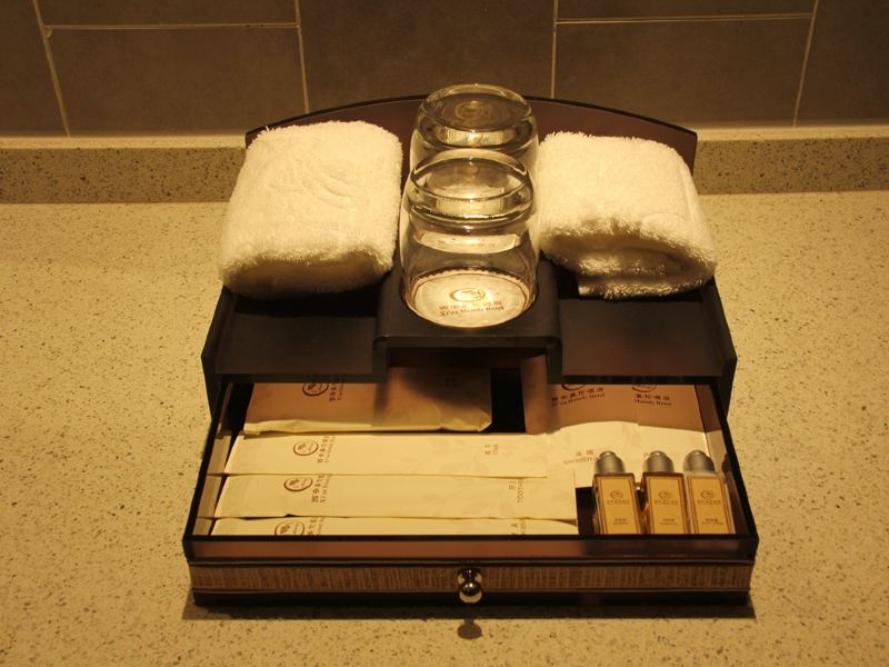 hotelPic