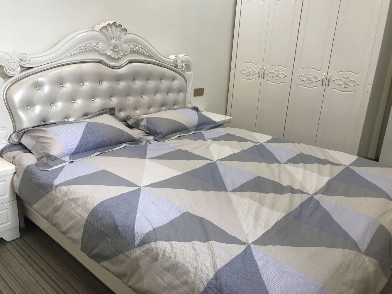 阳光三室二厅套房