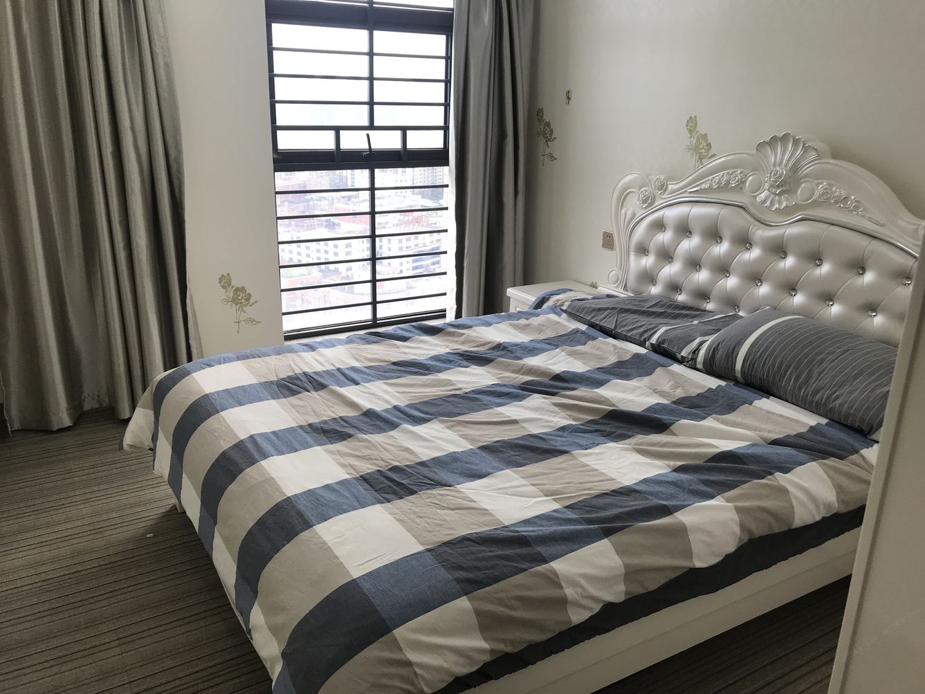 阳光三室二厅套房