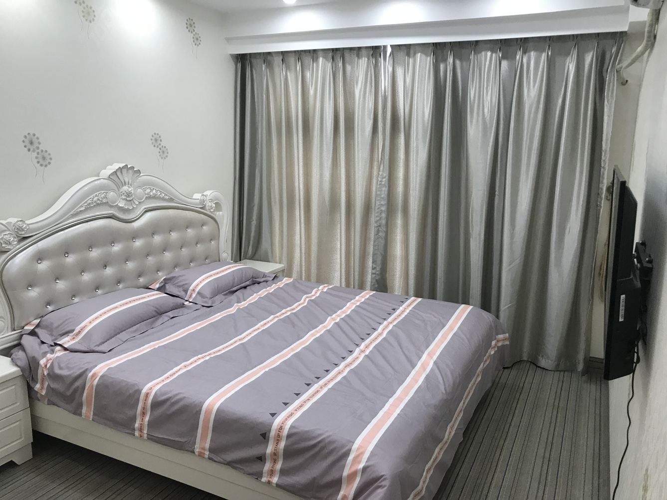 阳光三室二厅套房