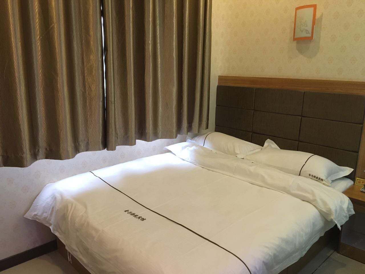 豪华大床房