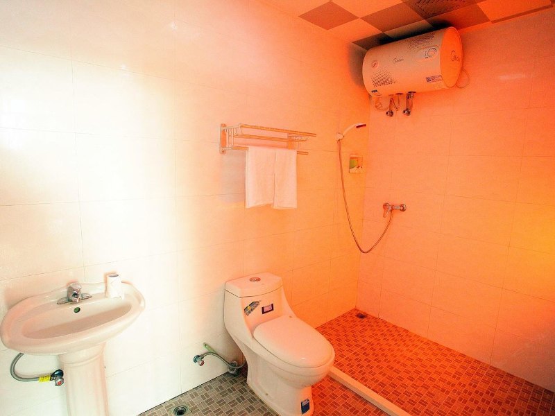 hotelPic