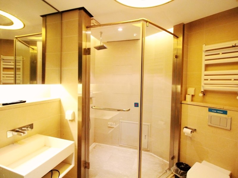 hotelPic