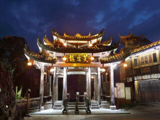 湖南鳳凰古城最佳旅游路線_8月湖南鳳凰古城旅游_湖南鳳凰古城高端品質(zhì)旅游團