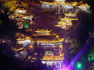 湖南鳳凰古城最佳旅游路線_8月湖南鳳凰古城旅游_湖南鳳凰古城高端品質(zhì)旅游團