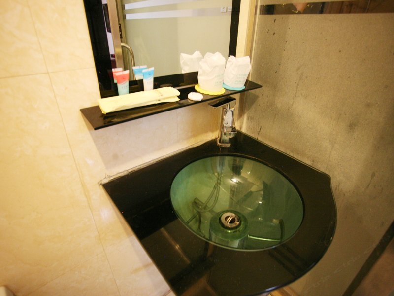 hotelPic