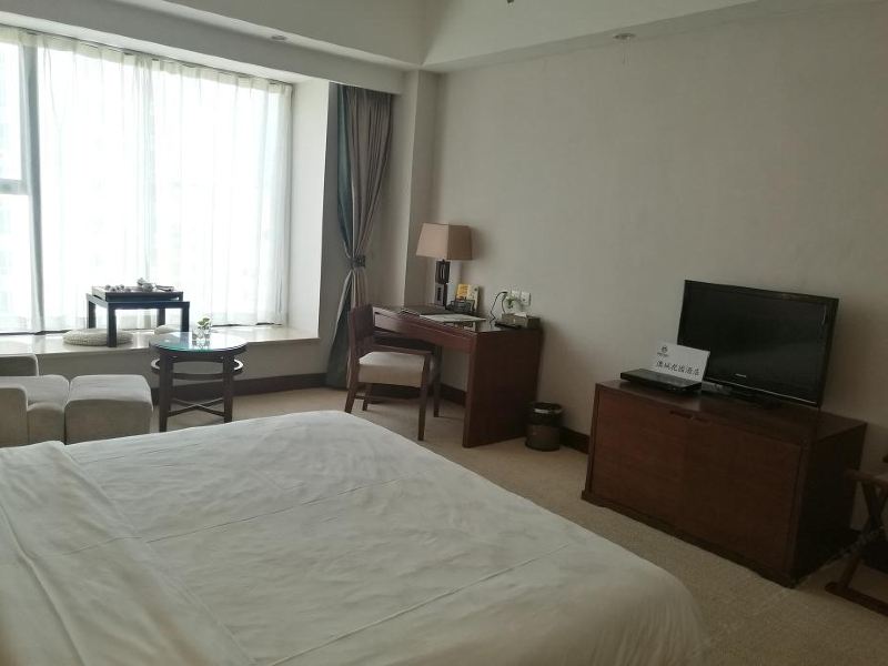 hotelPic