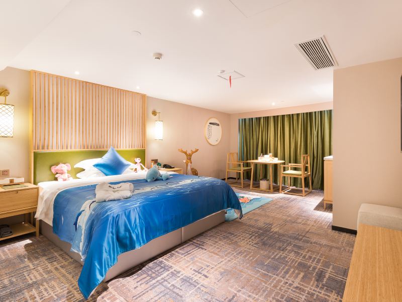 hotelPic