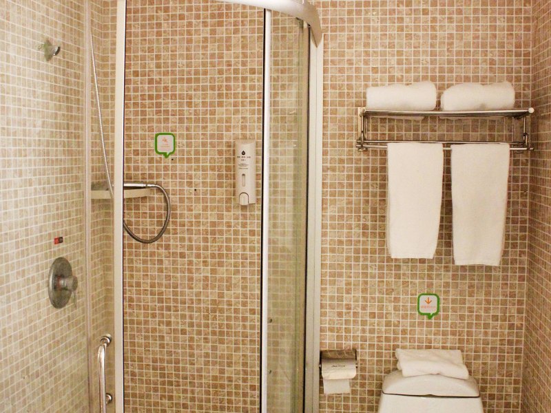 hotelPic