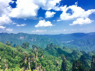 報(bào)團(tuán)去湖南張家界多少錢_湖南張家界跟團(tuán)還是自由行_以往國慶湖南張家界游價(jià)格