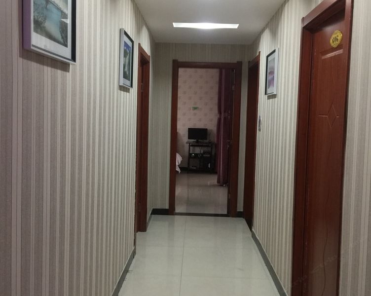 hotelPic