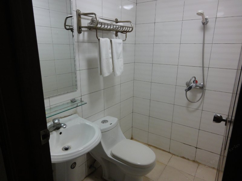 hotelPic