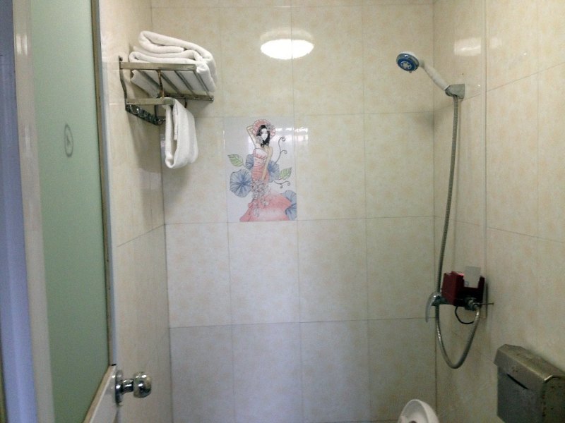 hotelPic