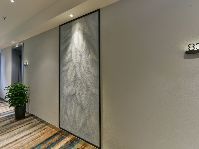 hotelPic