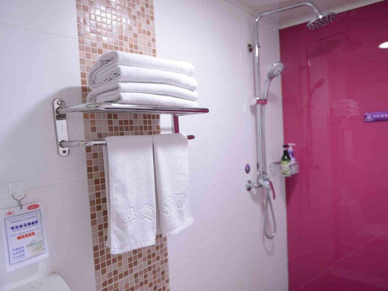 hotelPic