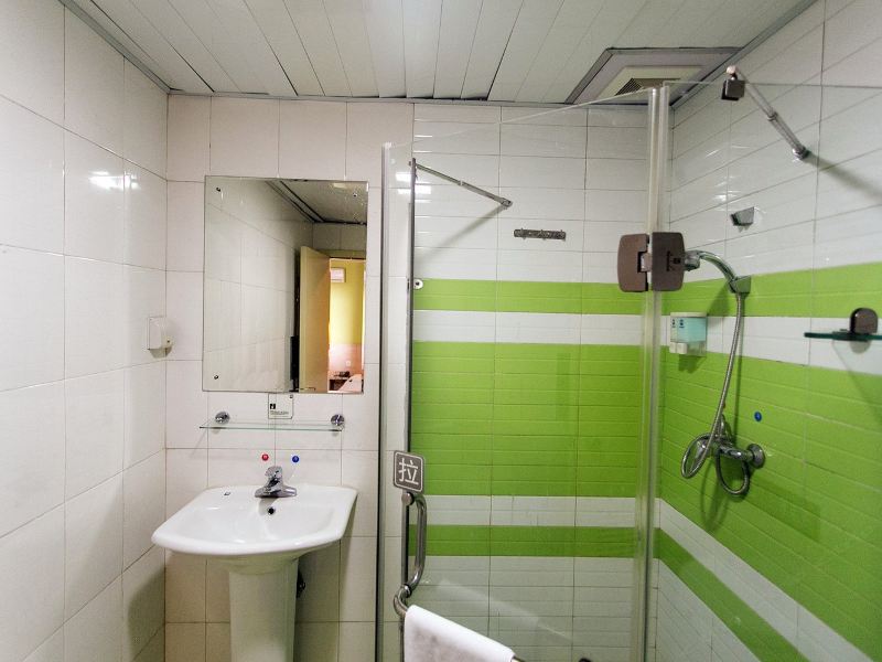 hotelPic