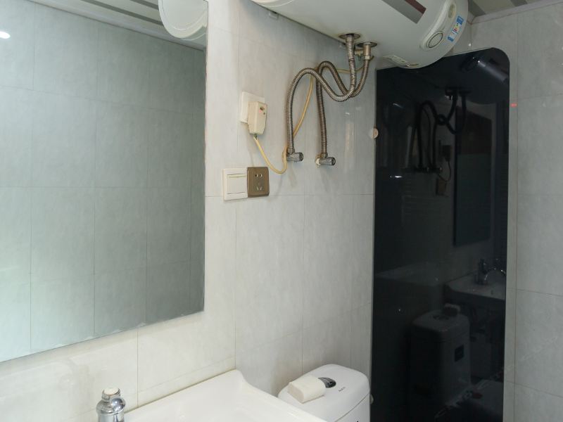 hotelPic
