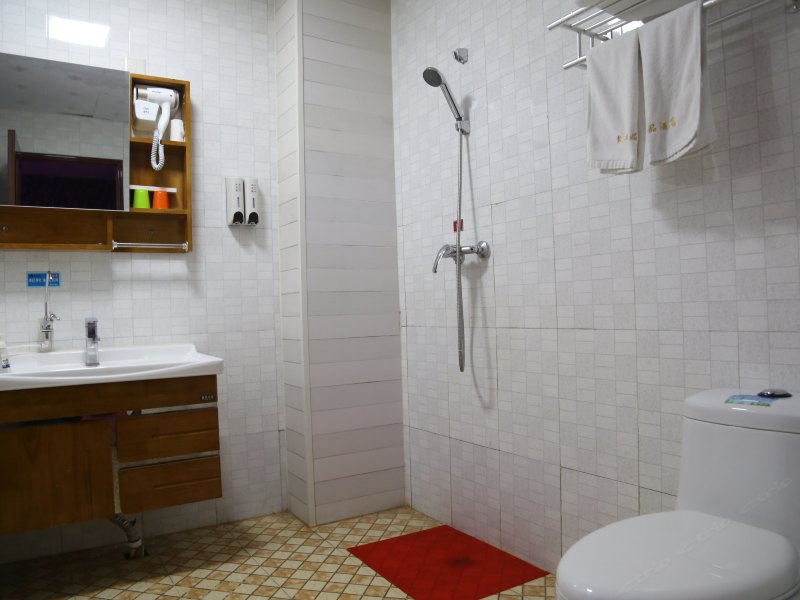 hotelPic