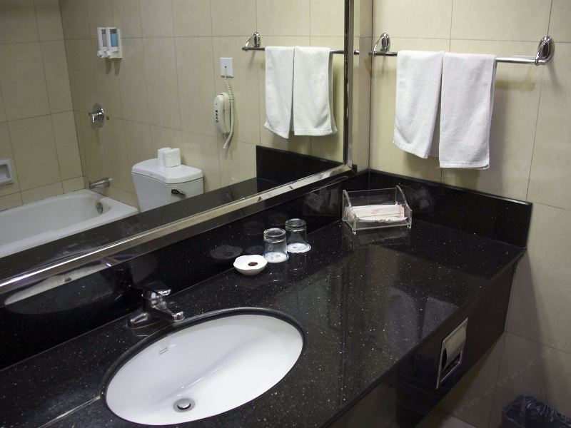 hotelPic