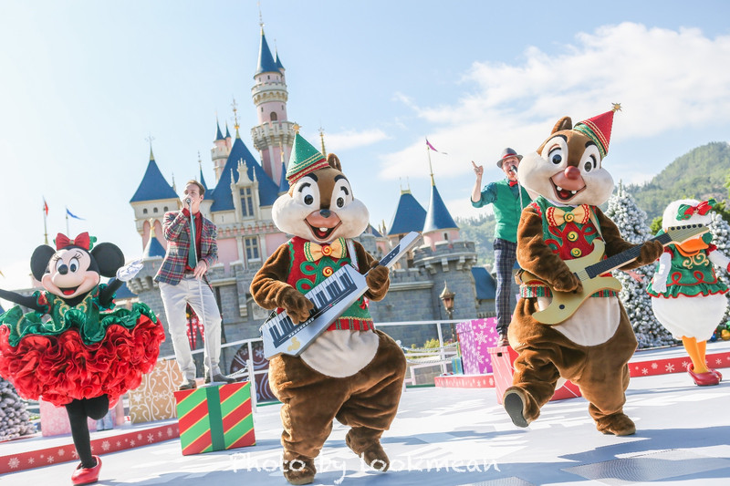 今年圣诞最浪漫的事,是到迪士尼看2017场雪!