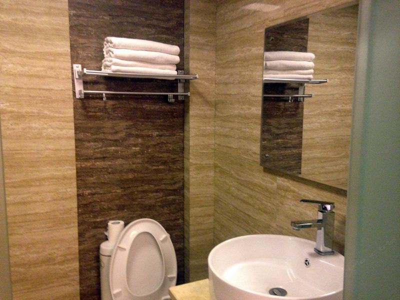 hotelPic
