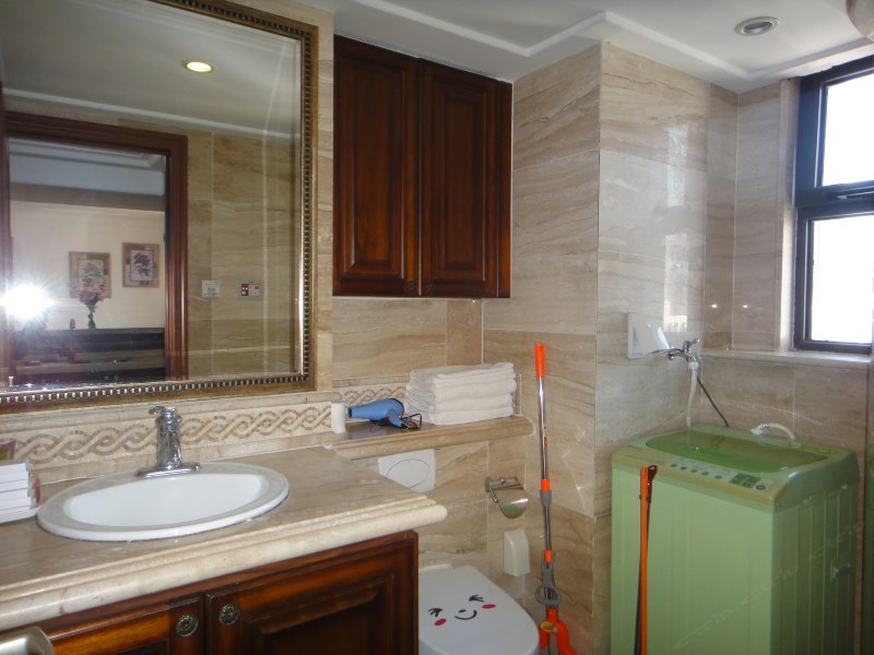 hotelPic