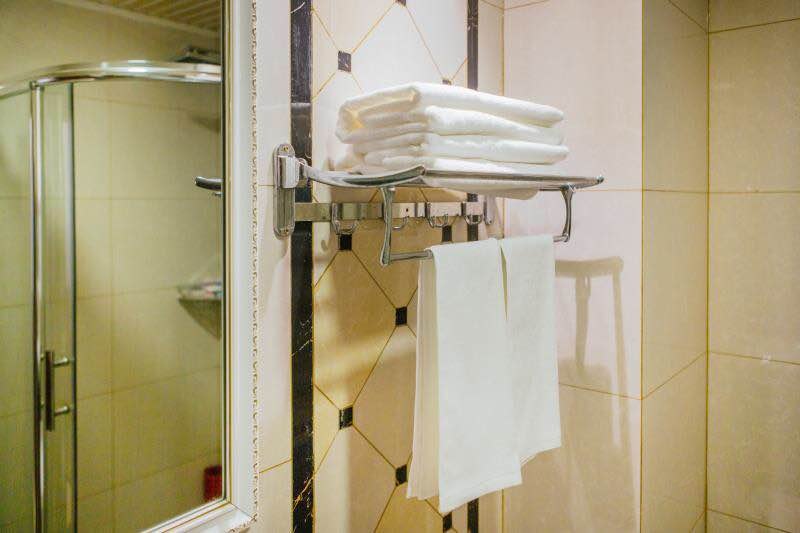 hotelPic