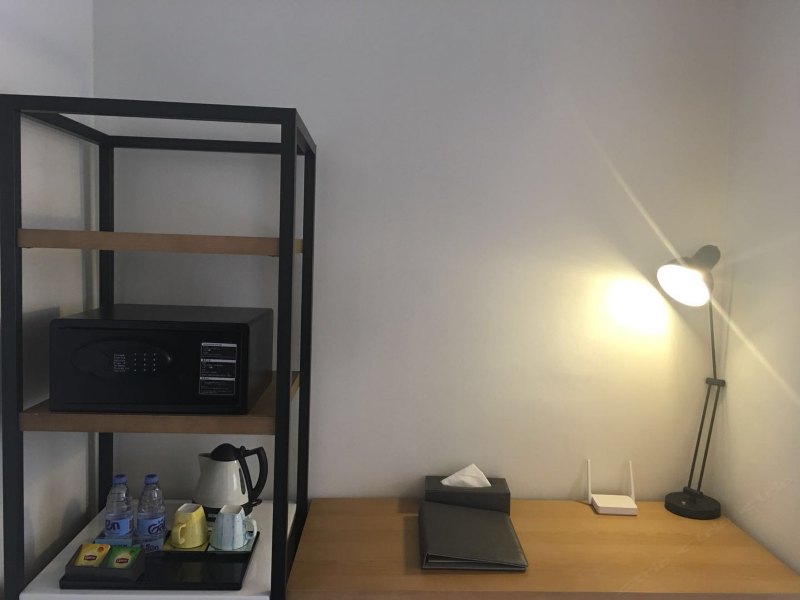 hotelPic