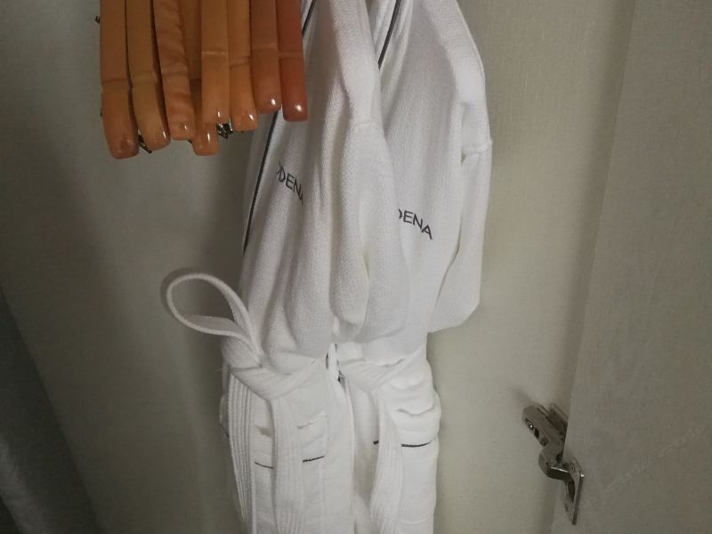 hotelPic