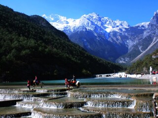 云南麗江旅游價(jià)格_報(bào)團(tuán)去云南麗江多少錢_去云南麗江旅游多少錢