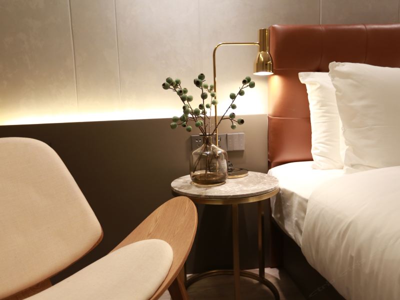 hotelPic
