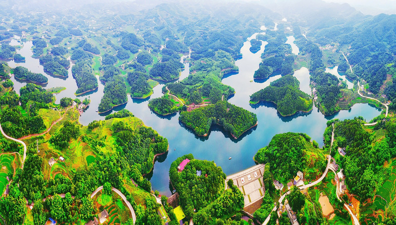 大家都知道千岛湖,其实在四川也有千岛湖,它就是宜宾的"七仙湖"景区